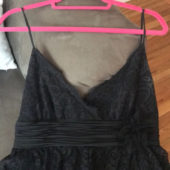 Black lace empire waist cocktail dress - Picture 2 of 4